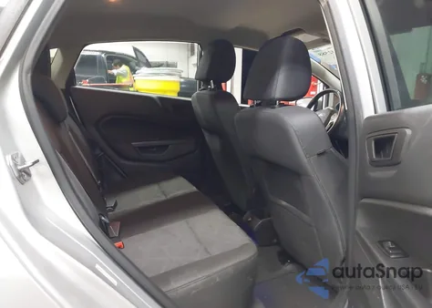 2013 Ford Fiesta Se z USA, uszkodzony, nr VIN 3FADP4EJ8DM147228